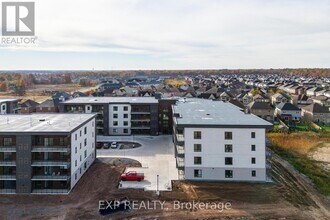 7549 Kalar Rd in Niagara Falls, ON - Building Photo - Building Photo