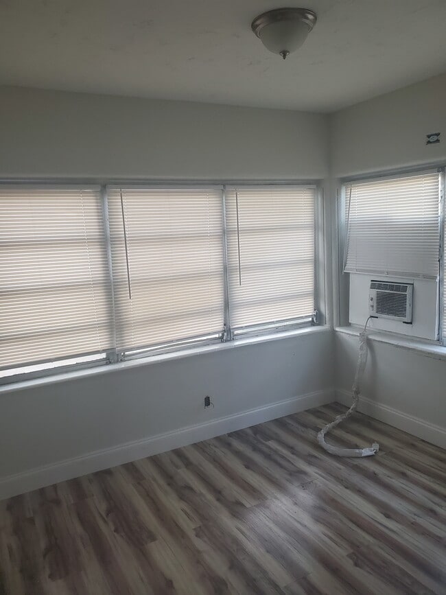 1937 Madison St, Unit 2 in Hollywood, FL - Foto de edificio - Building Photo