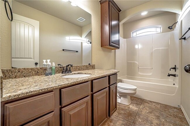 2005 SW Birch St in Bentonville, AR - Building Photo - Building Photo