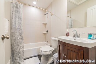 2044 Beacon St, Unit 1 in Newton, MA - Building Photo