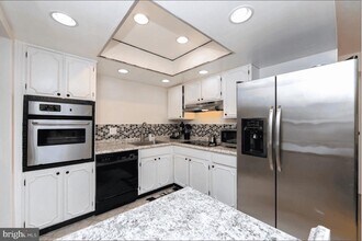 40 Rittenhouse Dr in Willingboro, NJ - Building Photo - Building Photo