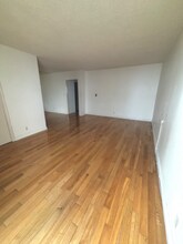 2042 Beachwood Dr in Los Angeles, CA - Building Photo - Building Photo