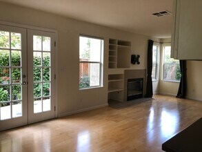 5 Pioneer Ct in Alameda, CA - Building Photo - Building Photo