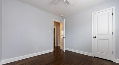 6725 Castlegate Dr in Charlotte, NC - Building Photo - Building Photo