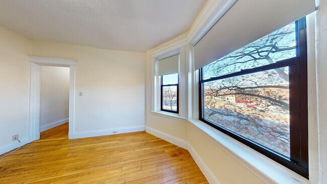 1188 Commonwealth Ave, Unit 46 in Boston, MA - Building Photo - Building Photo