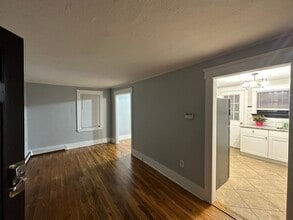 192 Chapel St in Leicester, MA - Building Photo - Building Photo