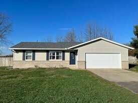 24246 60th Ave in Mattawan, MI - Building Photo