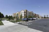 Alegre Apartments in Irvine, CA - Foto de edificio - Building Photo