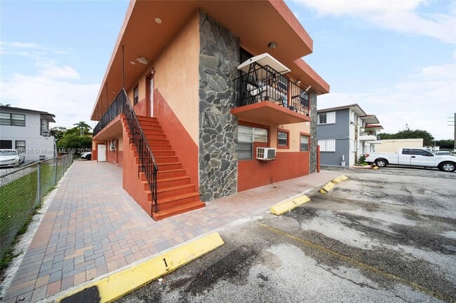 40 W 4th St in Hialeah, FL - Building Photo - Building Photo