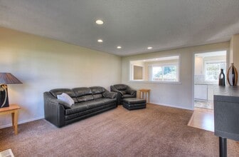 2243 S 287th St in Federal Way, WA - Building Photo - Building Photo