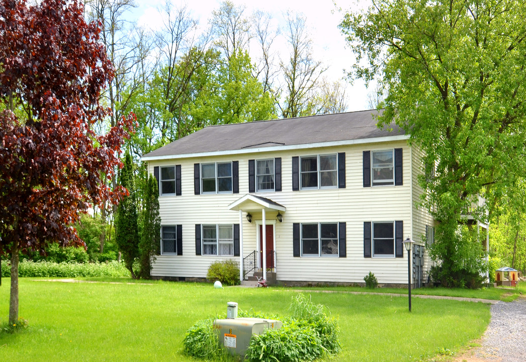 Glenford Estates in Clinton, NY - Building Photo