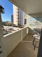 1893 S Ocean Dr in Hallandale Beach, FL - Building Photo - Building Photo