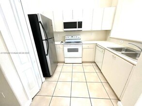 1660 SE 29th St in Homestead, FL - Building Photo - Building Photo