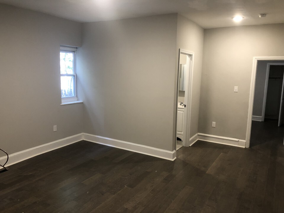 521 S 42nd St in Philadelphia, PA - Building Photo