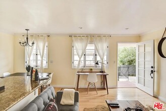 1212 10th St in Santa Monica, CA - Building Photo - Building Photo