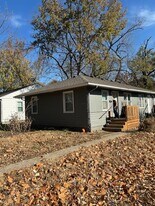 1716 Tennessee St in Lawrence, KS - Building Photo