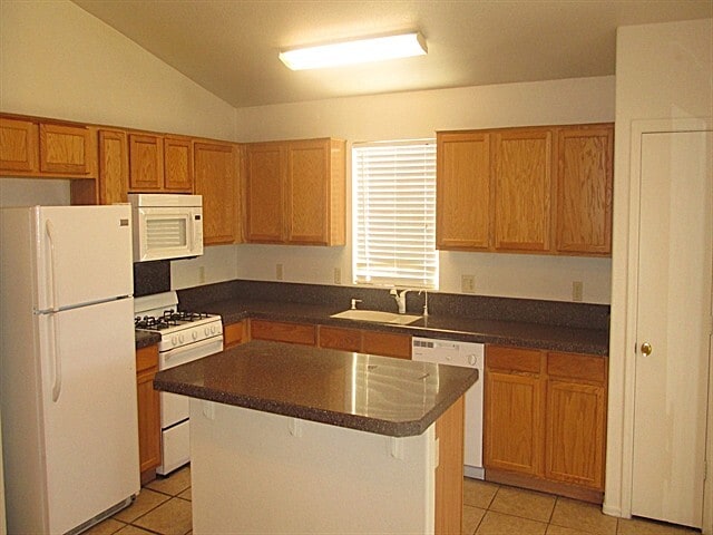 5992 S Nantac Rim Dr in Tucson, AZ - Building Photo - Building Photo