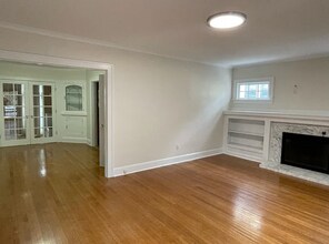 3577 NE Knott St in Portland, OR - Building Photo - Building Photo