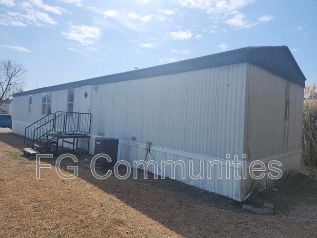 1021 Crystal Blvd in Selma, NC - Building Photo - Building Photo