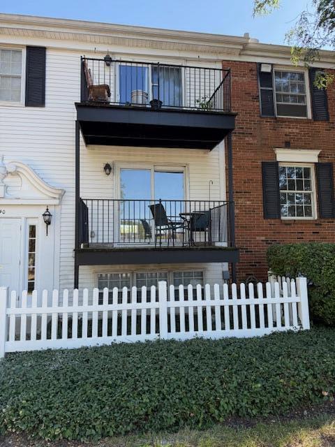 property at 1440 Slade Ave