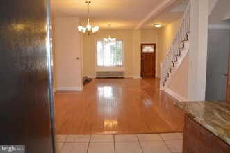 738 Gresham Pl NW in Washington, DC - Building Photo - Building Photo