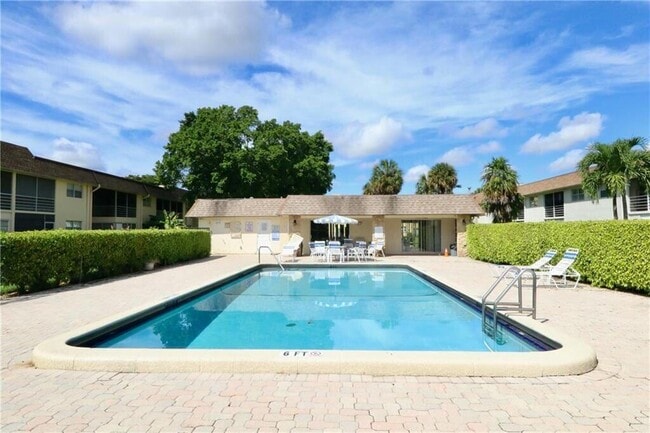 property at 9915 Sandalfoot Blvd