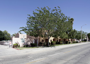 Desert Oasis in Palmdale, CA - Building Photo - Building Photo