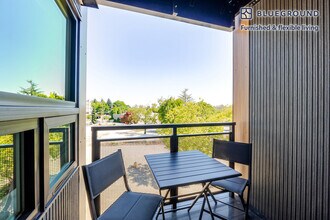 4609 Union Bay Pl NE in Seattle, WA - Building Photo - Building Photo