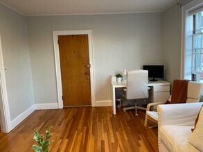 9 Ellery St, Unit 21 in Cambridge, MA - Foto de edificio - Building Photo