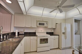 766 Village Cir, Unit 224 in Venice, FL - Building Photo - Building Photo