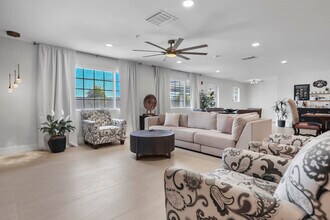 2246 Paseo Roseta in Palm Springs, CA - Building Photo - Building Photo