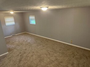 49 Terrick Ln in Amelia, OH - Building Photo - Building Photo