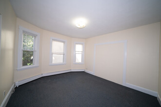 40 Brackett St, Unit 2 in Boston, MA - Building Photo - Building Photo