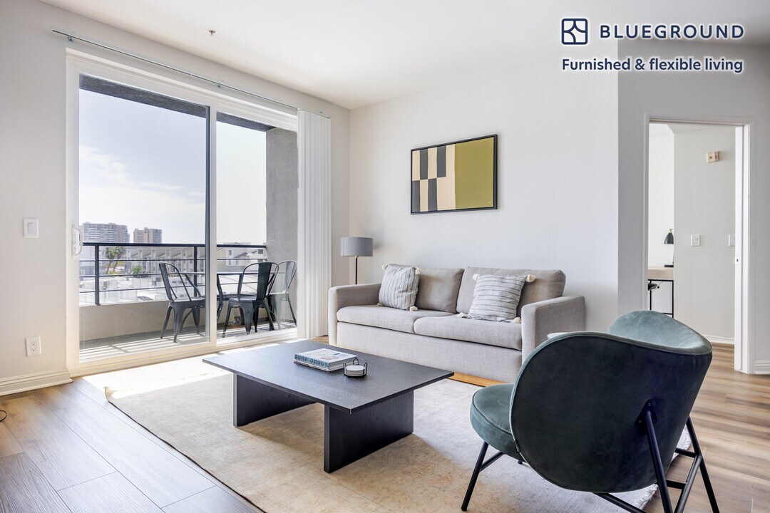 13603 Marina Pointe Dr, Unit FL5-ID1329 in Marina Del Rey, CA - Building Photo