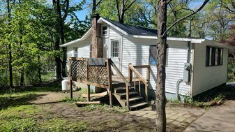 14 Woodland Cir S in Monroe, NY - Building Photo