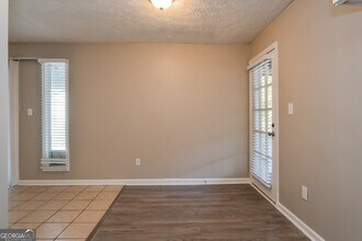 5720 Twain Dr in Ellenwood, GA - Building Photo - Building Photo