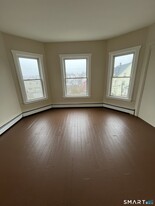 33 Dewey St in New Britain, CT - Building Photo