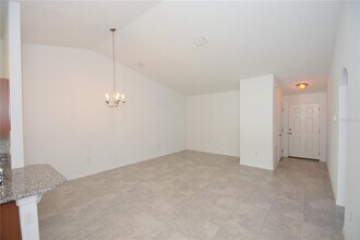 30 Slumber Path in Palm Coast, FL - Building Photo - Building Photo