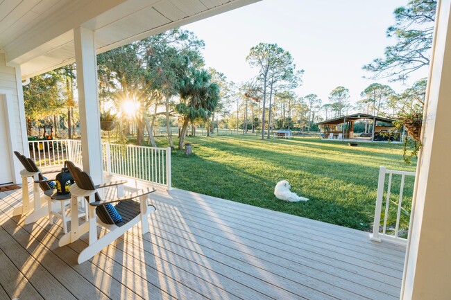 240 Snyder Dr in Venice, FL - Building Photo - Building Photo