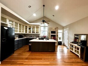 275 Halcyon Pl in San Antonio, TX - Building Photo - Building Photo