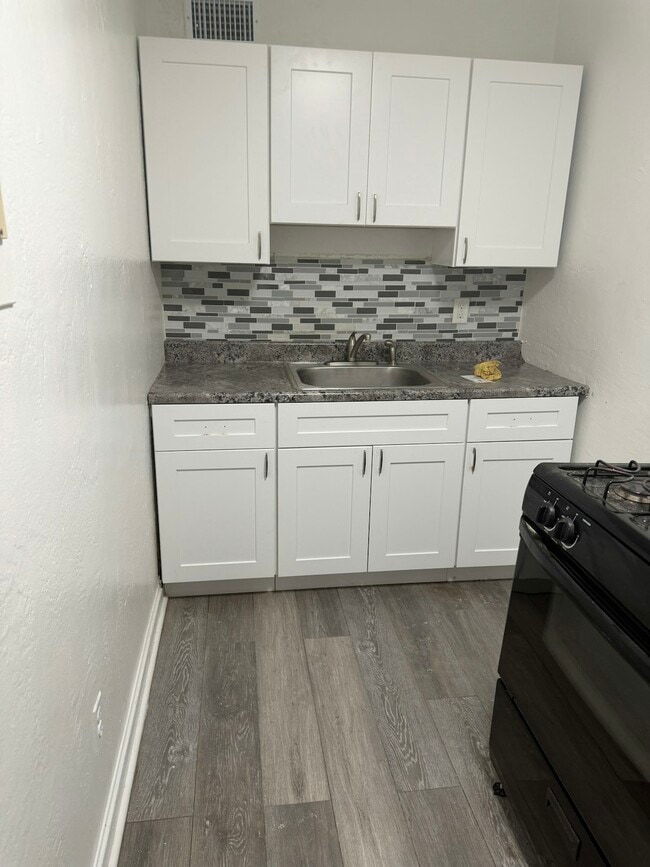 380 E Upsal St in Philadelphia, PA - Building Photo - Building Photo