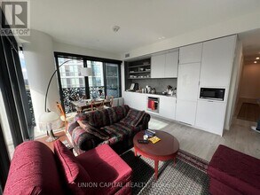 55 Charles St E in Toronto, ON - Building Photo - Building Photo