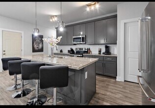 4681 Bellfort Ave in Houston, TX - Foto de edificio - Building Photo