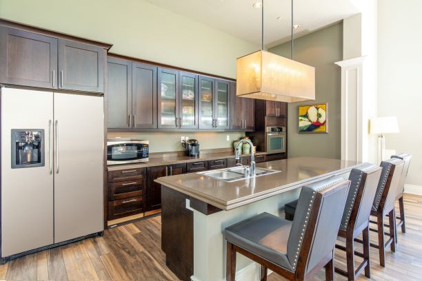 San Tropez Apartments & Townhomes