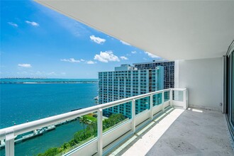 1643 Brickell Ave in Miami, FL - Building Photo - Building Photo