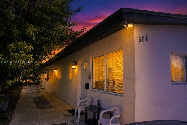 304 SE 9th Ct