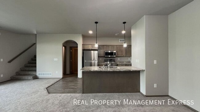 3 Bed 2.5 Bath Townhome in Sioux Falls, SD - Building Photo - Building Photo