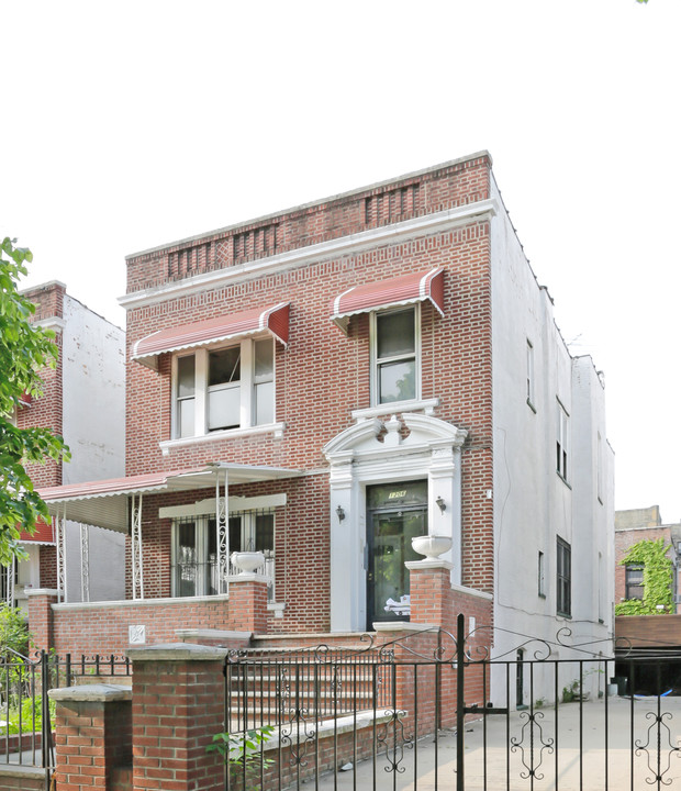 1206 Eastern Pky in Brooklyn, NY - Foto de edificio