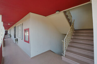 2666 Ellendale Pl in Los Angeles, CA - Building Photo