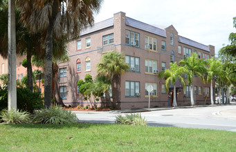 The Ranola in Sarasota, FL - Foto de edificio - Building Photo